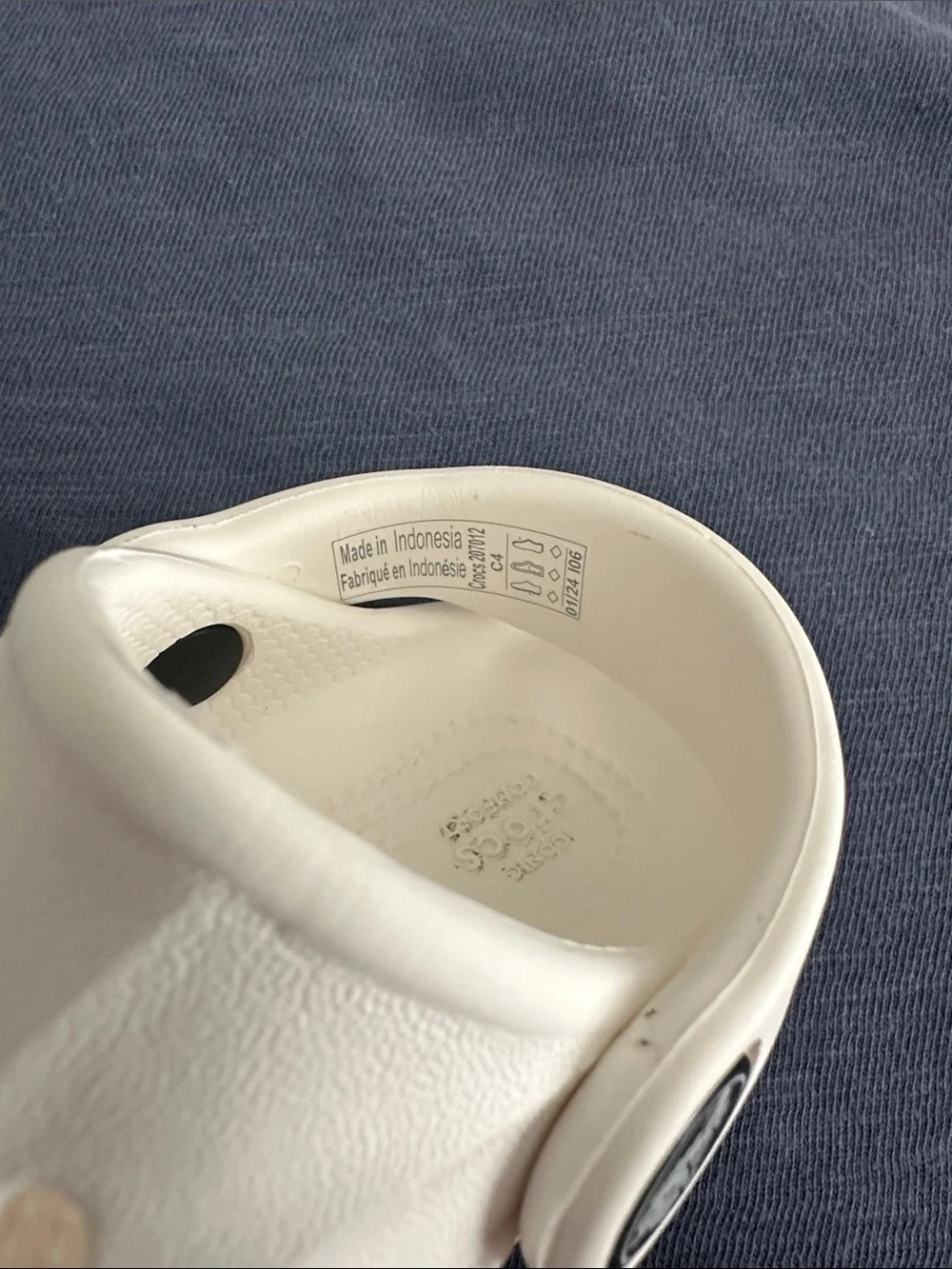 CROCS Baby Classic Clog in White Size 4